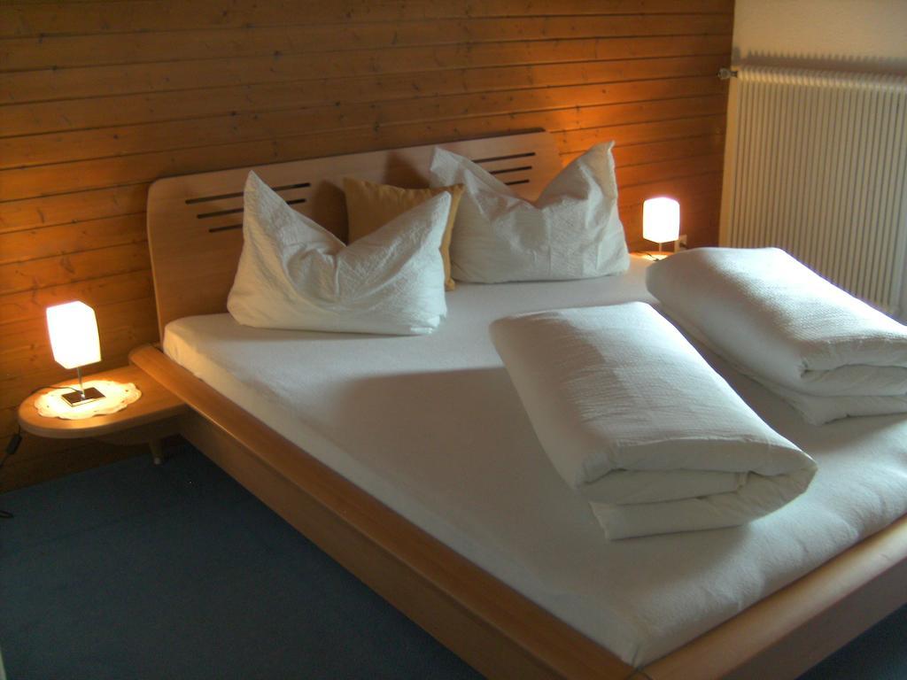 Haus Triumph Apartment Pettneu am Arlberg Bagian luar foto