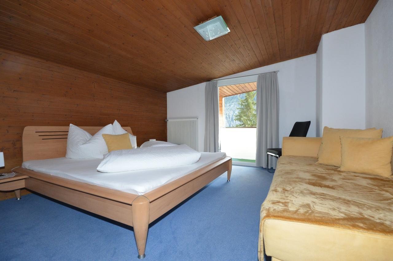 Haus Triumph Apartment Pettneu am Arlberg Bagian luar foto