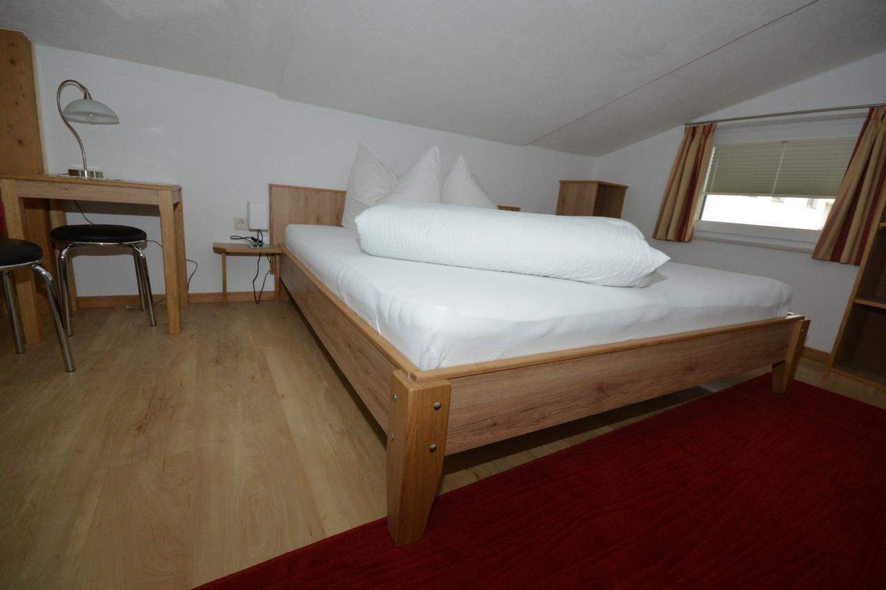 Haus Triumph Apartment Pettneu am Arlberg Bagian luar foto